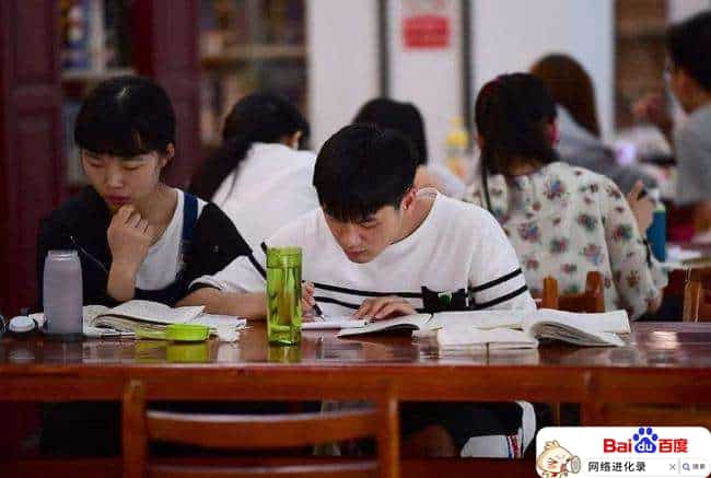 供大学生一年要多少钱（一个普通大学生一年的费用）
