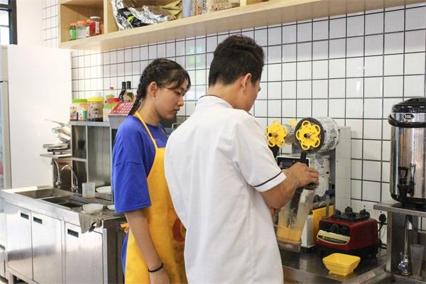 正规收入一天赚一万：虚拟资源日入过万