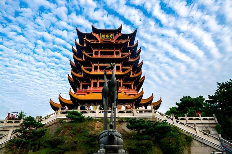 武汉必去的三个地方：黄鹤楼、武大和江滩