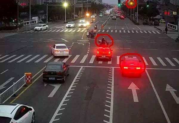 误闯红灯已经开过去了怎么办？看看这个吧